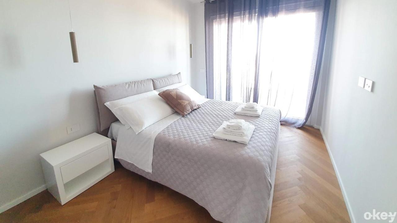 Seven Seas Luxury Apartments - Bari San Girolamo Exteriör bild